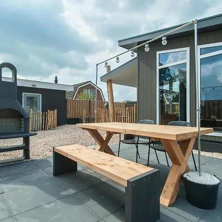 Cozy Beachside Base With Dual Terraces *