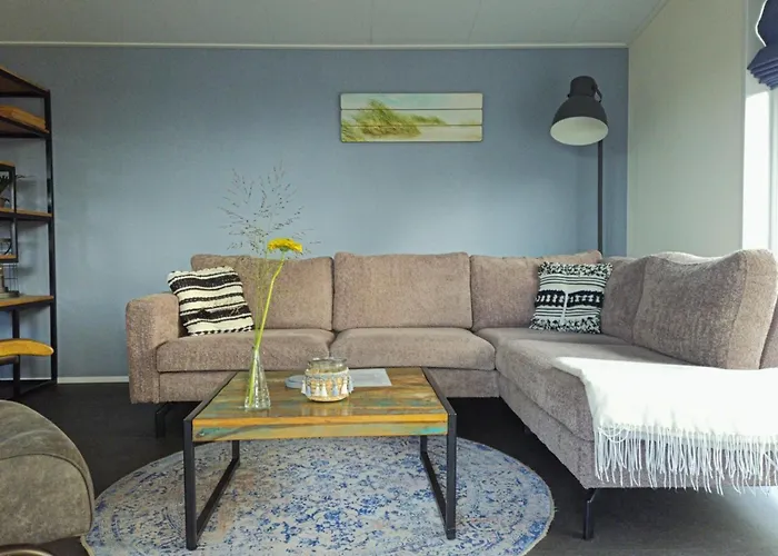 Cozy Beachside Base With Dual Terraces Chalet *