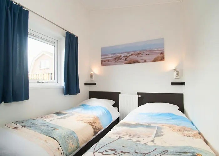 Cozy Beachside Base With Dual Terraces Chalet *