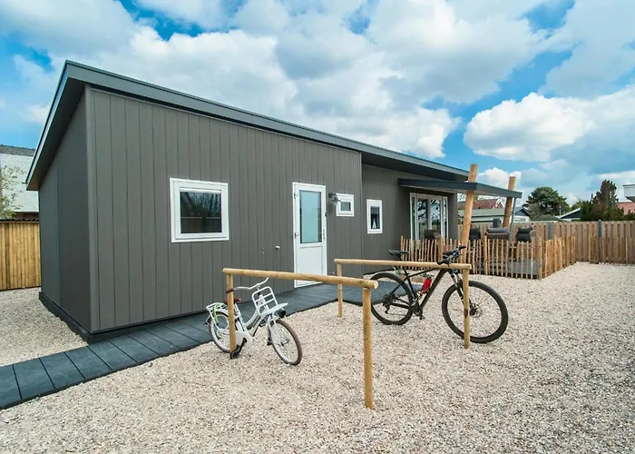 Cozy Beachside Base With Dual Terraces