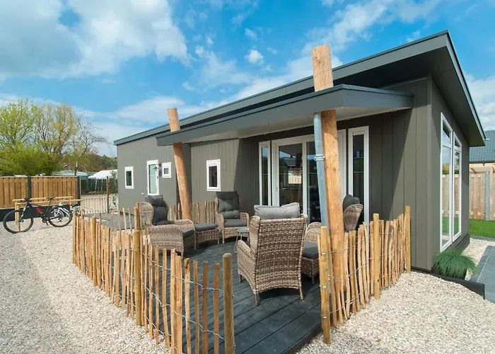 Cozy Beachside Base With Dual Terraces Chalet *